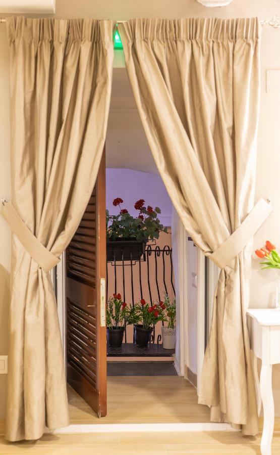 Reginella Duomo Apartment Napoli Esterno foto